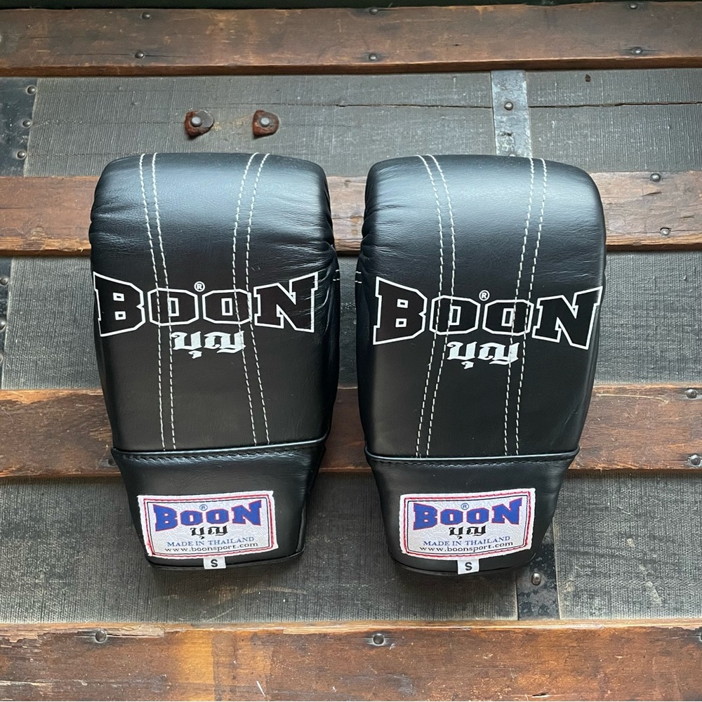 Boon Black Leather Bag Gloves Hand Made in Thailand, Boxing MMA Muay Thai, Small